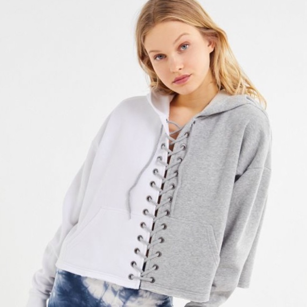 Tie up urban outfitters hoodie ! Never worn